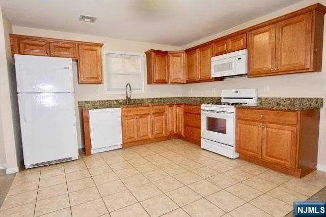 $2,700 | 246 Grant Avenue, Unit 1, East Newark, NJ 07029