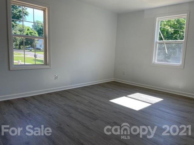 315 South Ransom Street Gastonia, NC 28052 - Photo 6 of 20 an empty room with a window