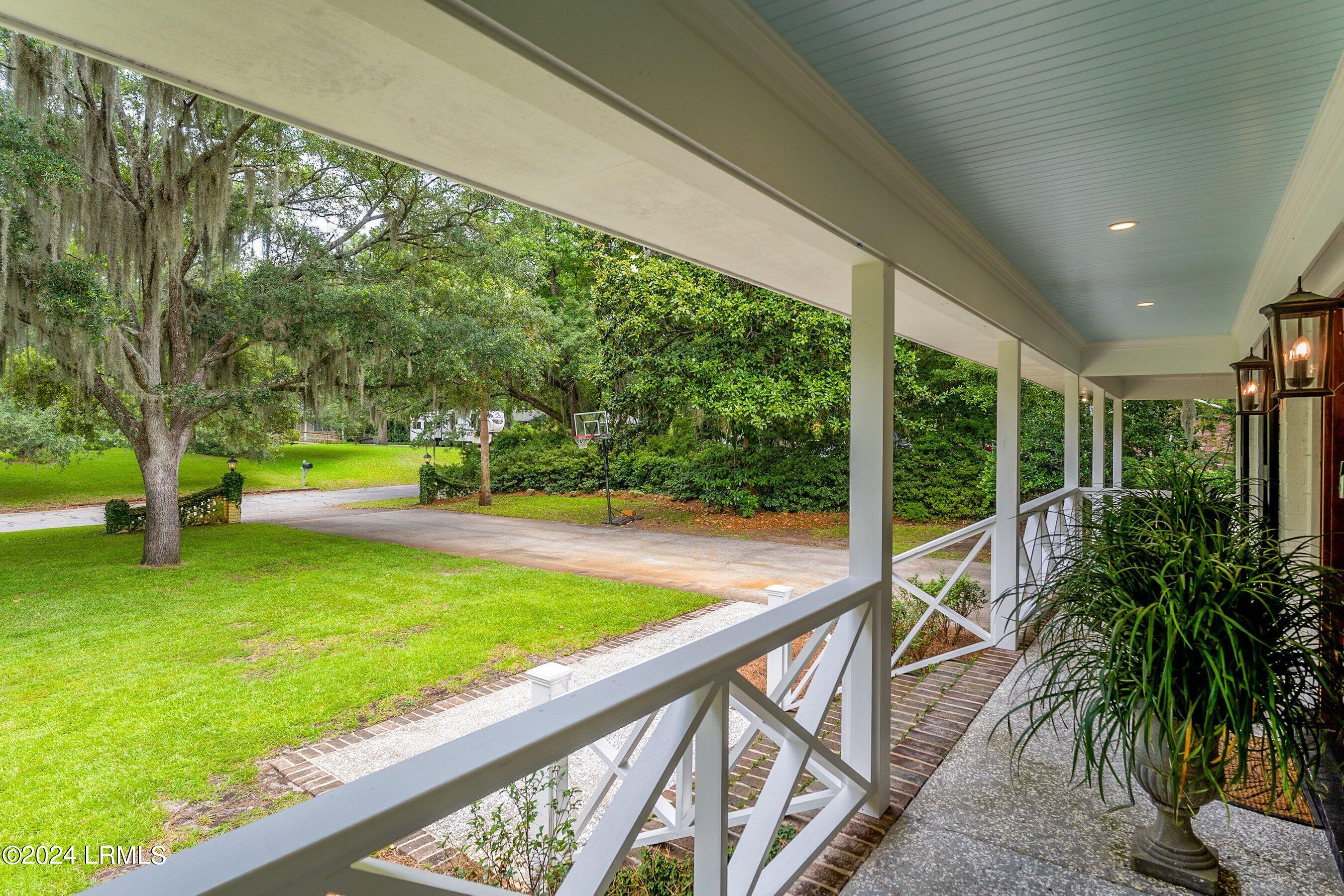 105 Fort Lyttleton Road Beaufort, SC 29902 - Photo 3 of 44 DSC06907-31-HDR-1.jpg-SMALL