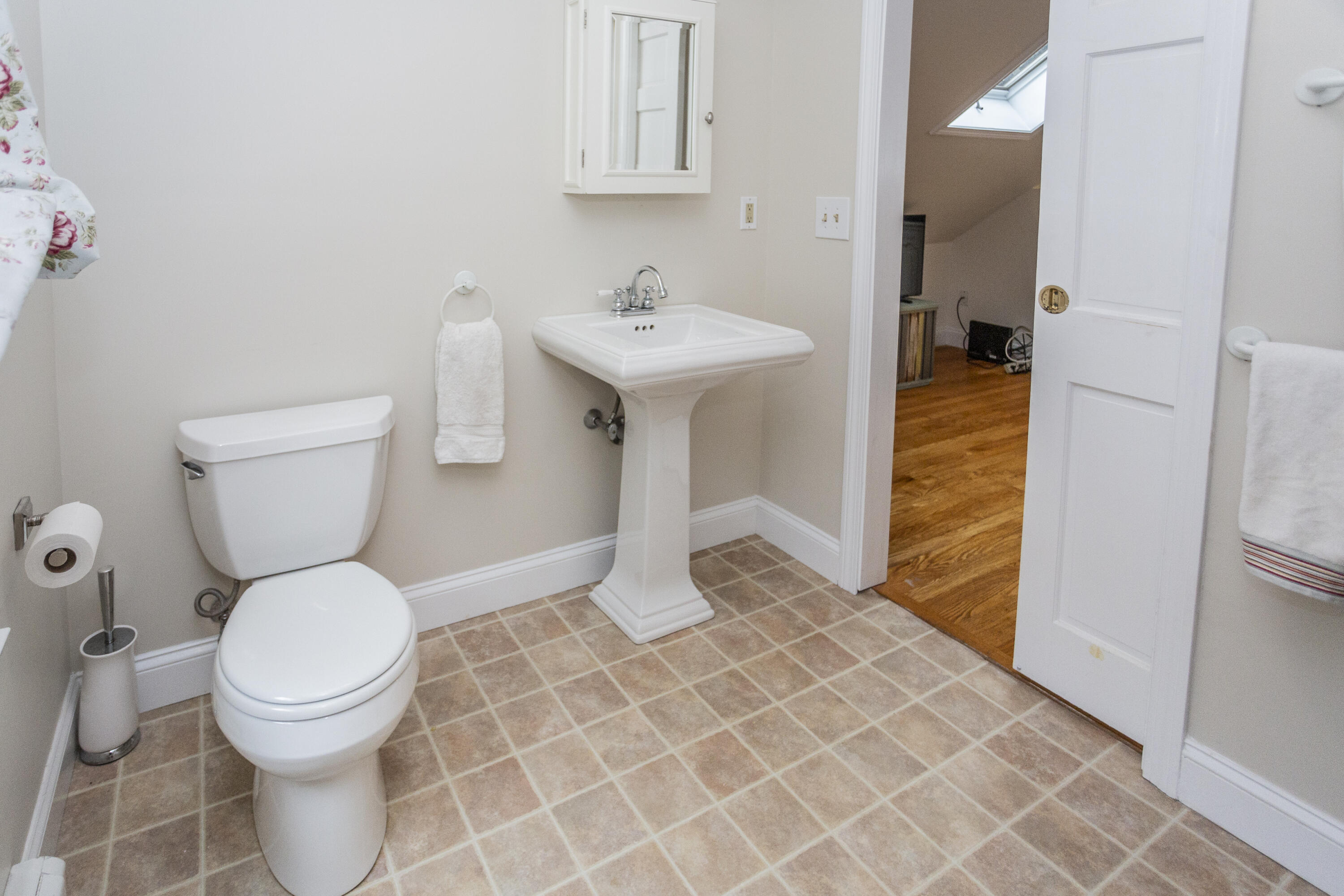 986 Millstone Road Brewster, MA 02631 - Photo 32 of 44 Upstairs Bath