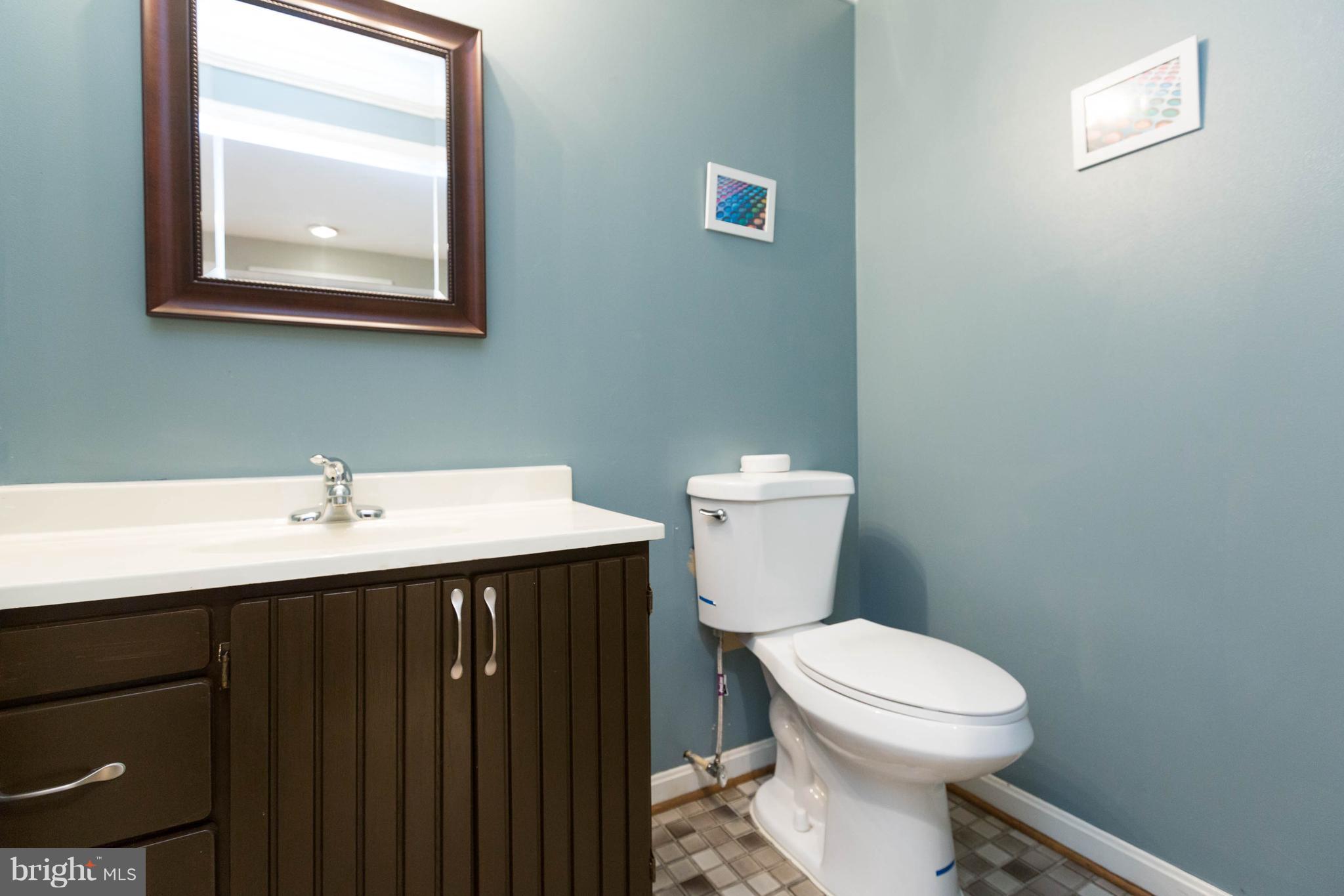 8835 Winding Hollow Way Springfield, VA 22152 - Photo 22 of 30 Bath