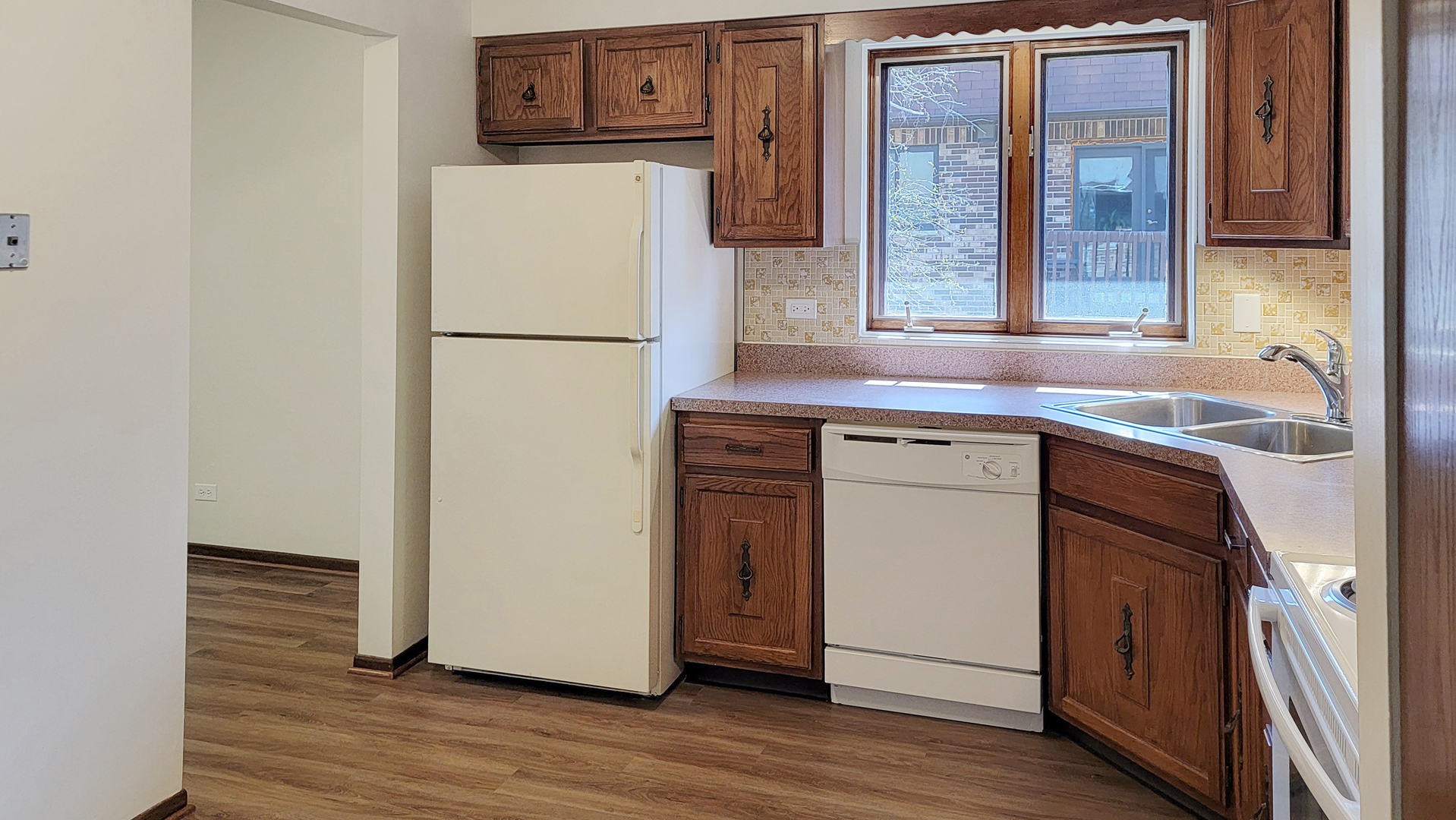 207 Uteg Street, Unit 201 Crystal Lake, IL 60014 - Photo 4 of 13