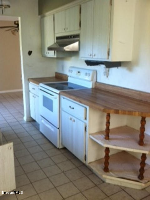 2660 Lakemont Road Melbourne, FL 32934 - Photo 4 of 9 Kitchen