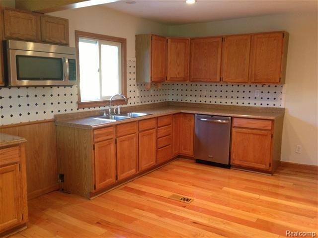 375 North Latson Road Howell, MI 48843 - Photo 18 of 25 Kitchen