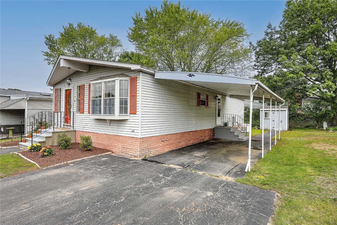 7 Queens Road Attleboro, MA 02703 - Photo 3 of 28