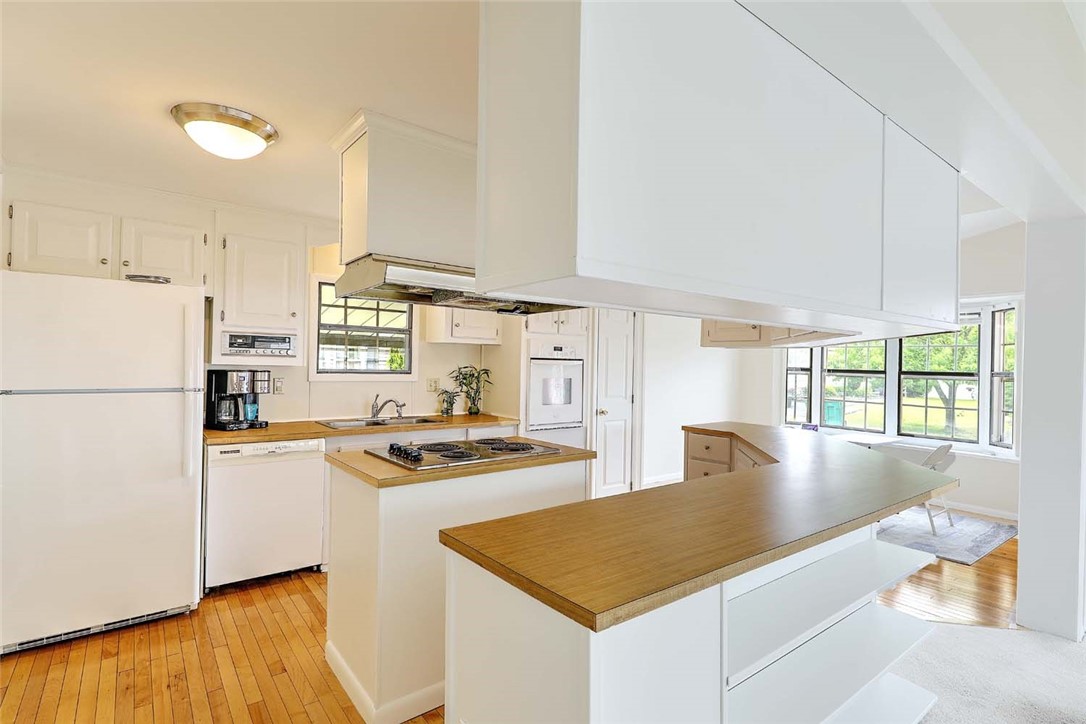 7 Queens Road Attleboro, MA 02703 - Photo 9 of 28