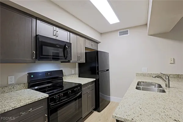 $1,200 | 5329 Summerlin Road, Unit 2903, Fort Myers, FL 33919