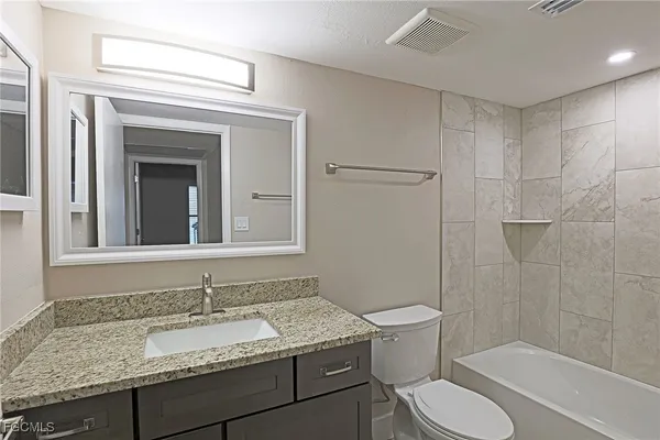 $1,200 | 5329 Summerlin Road, Unit 2903, Fort Myers, FL 33919