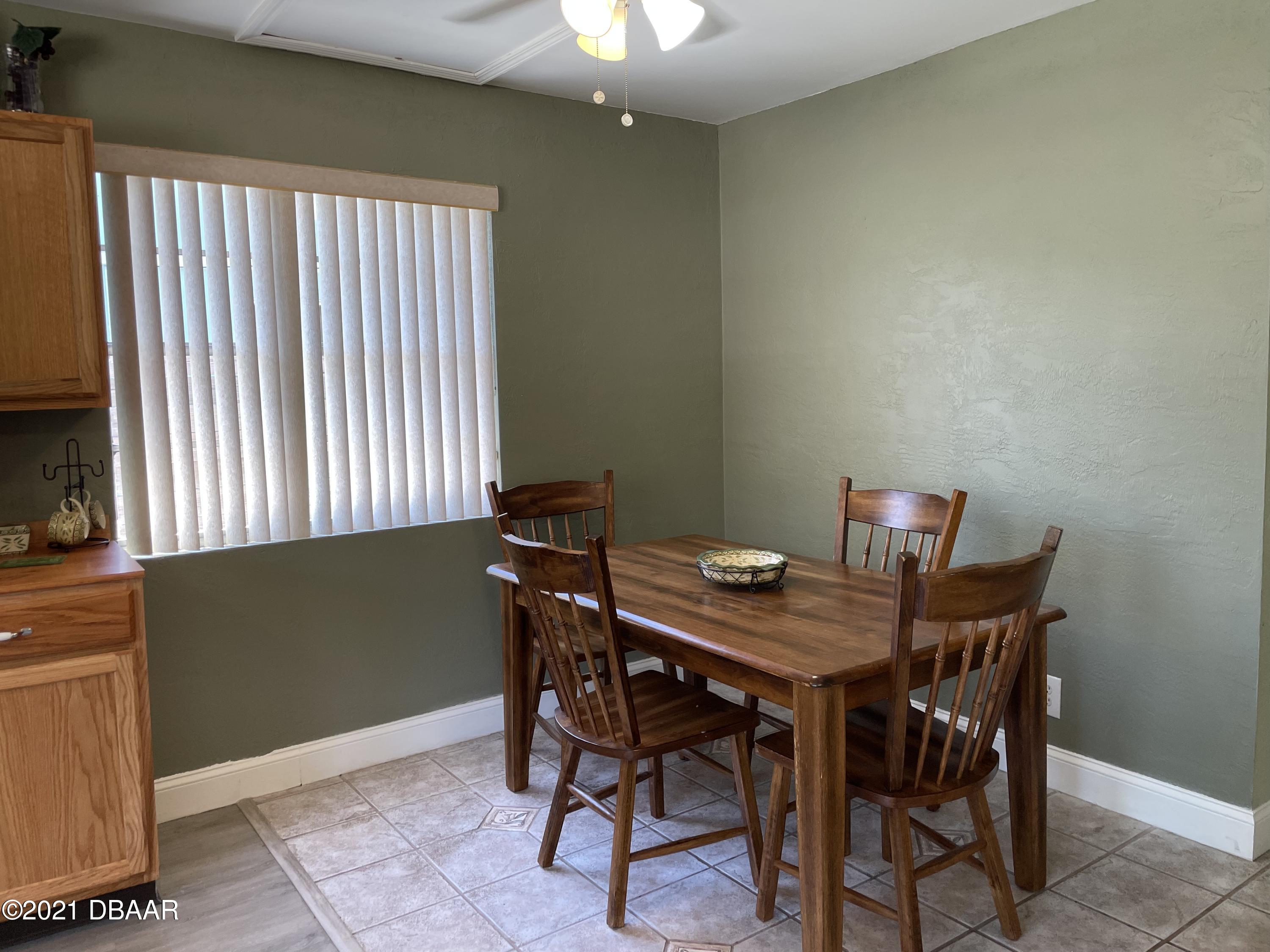 529 Blake Road South Daytona, FL 32119 - Photo 8 of 28 Dining Area