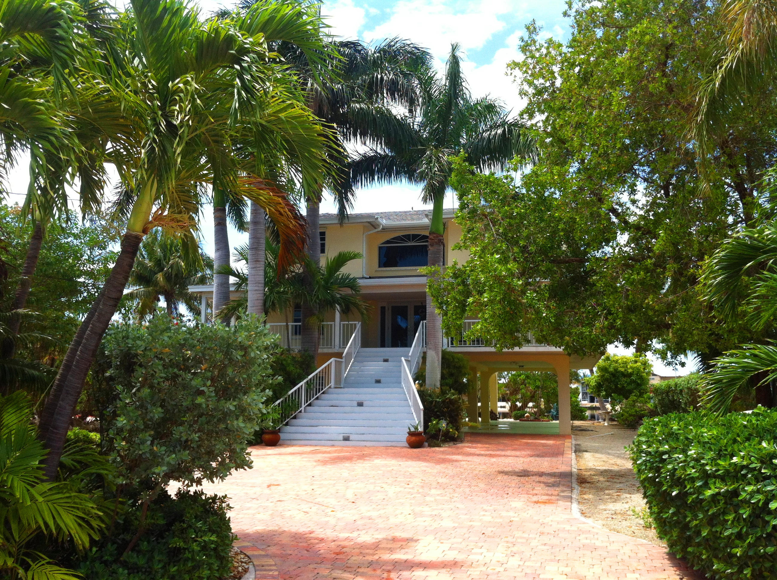 52 Mutiny Place Key Largo, FL 33037 - Photo 2 of 33 Front