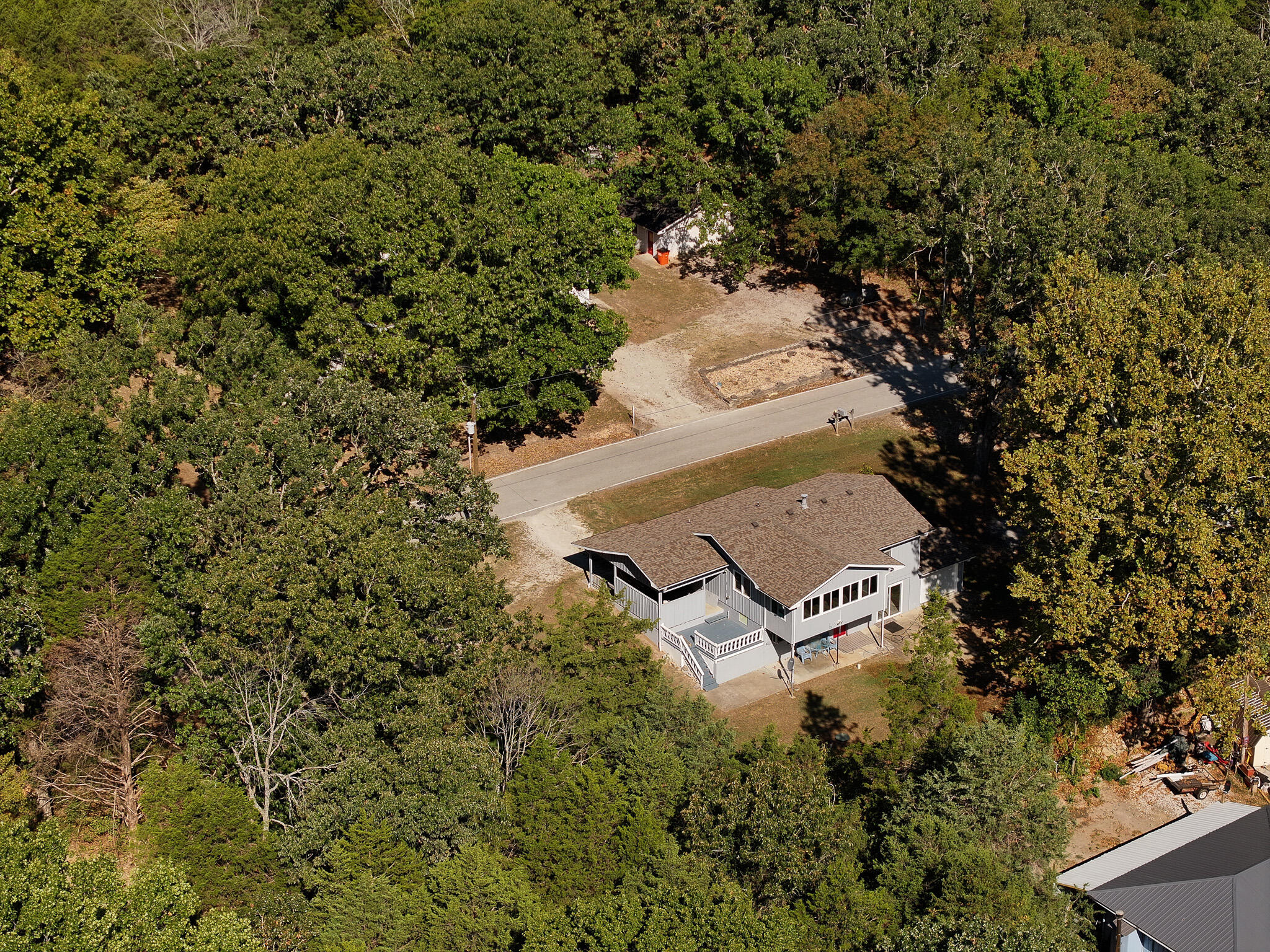 184 South Heatherwood Road Shell Knob, MO 65747 - Photo 8 of 42 dji_fly_20260904_232250_0005_17885513169
