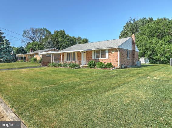 2190 Teslin Road York, PA 17404 - Photo 3 of 26