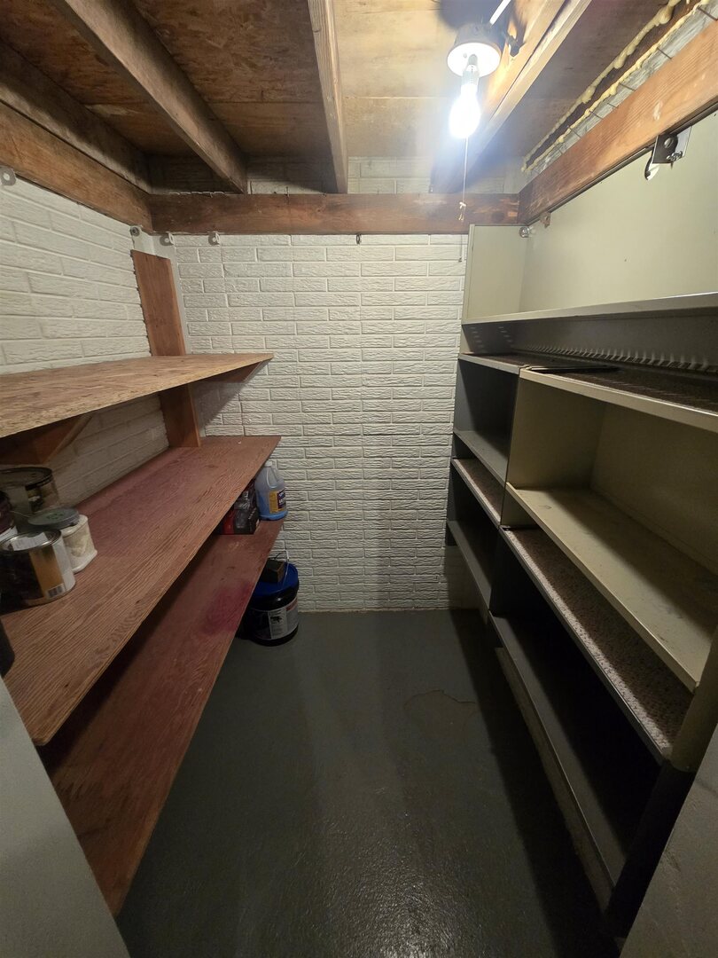 12719 Garden Plain Road Morrison, IL 61270 - Photo 61 of 85 a utility room with dryer and washer