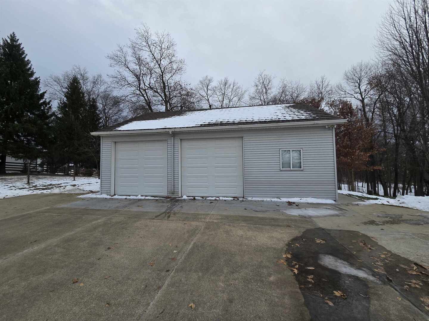 12719 Garden Plain Road Morrison, IL 61270 - Photo 9 of 85 a backyard of a house