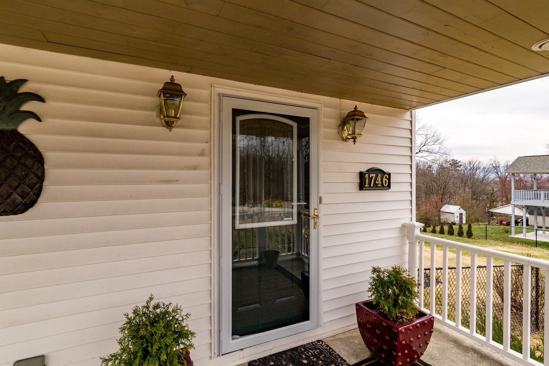 1746 Green Ridge Road Salem, VA 24153 - Photo 5 of 39 005-264151-37-1746 Green Ridge Rd-0251_6