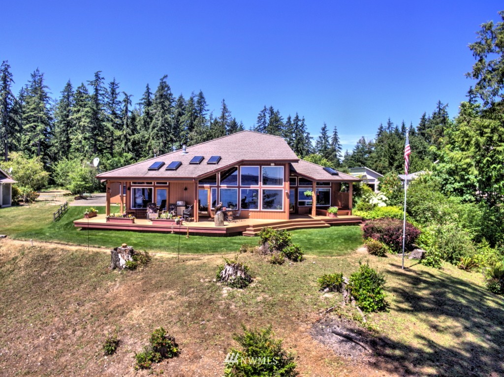 292 East Vineyard Crest Road Grapeview, WA 98546 - Photo 2 of 24 Gallery Image 2