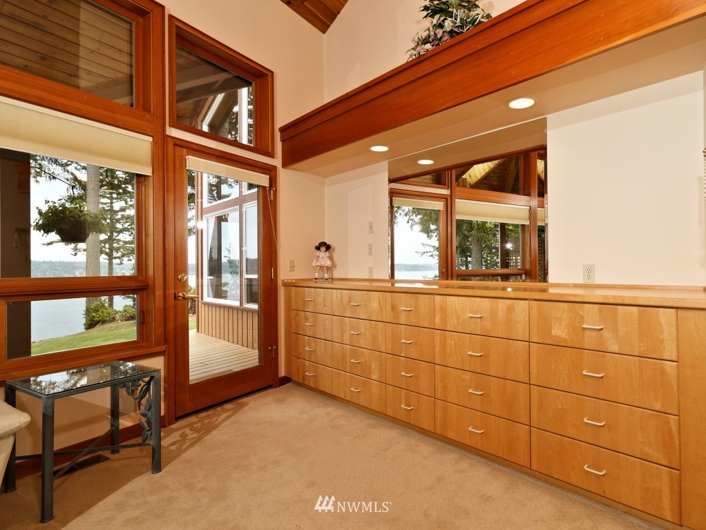 292 East Vineyard Crest Road Grapeview, WA 98546 - Photo 18 of 24 Gallery Image 18