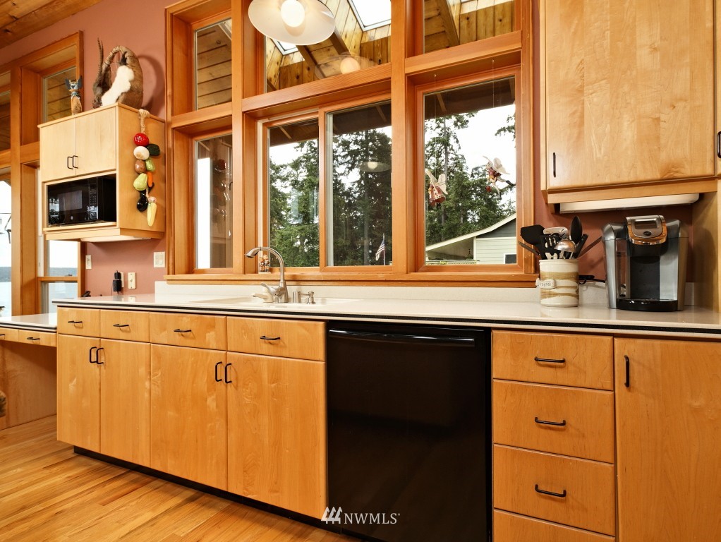 292 East Vineyard Crest Road Grapeview, WA 98546 - Photo 9 of 24 Gallery Image 9