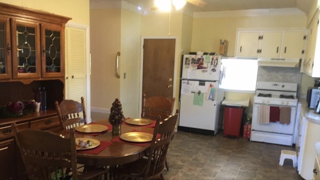 210 Pearse Road Swansea, MA 02777 - Photo 11 of 13 Gallery Image 11