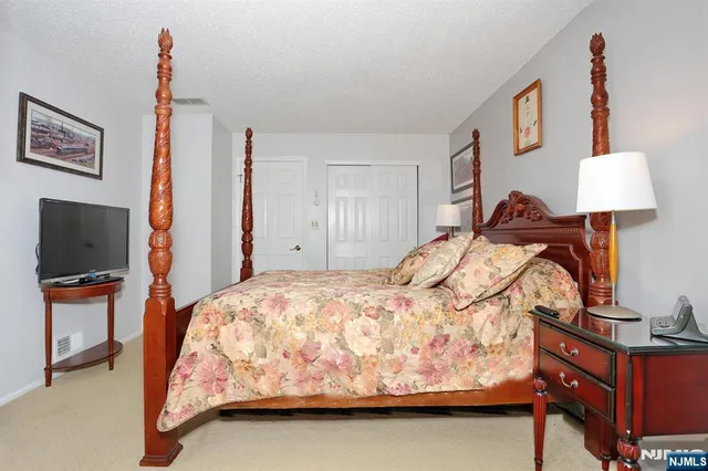 $2,999 | 1141 Hyde Park Court, Unit 1141, Mahwah, NJ 07430