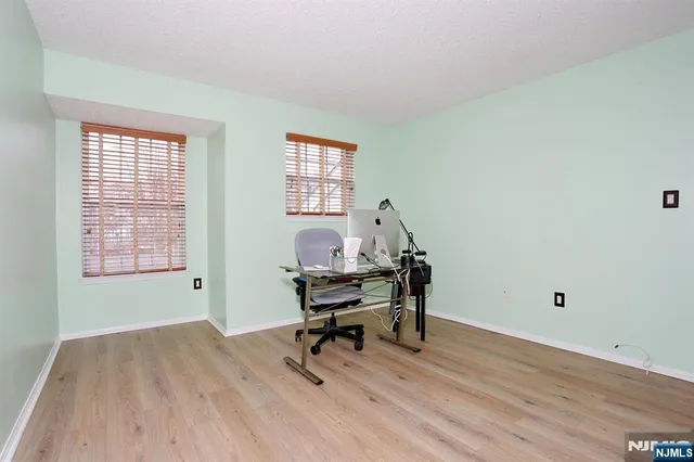 $2,999 | 1141 Hyde Park Court, Unit 1141, Mahwah, NJ 07430