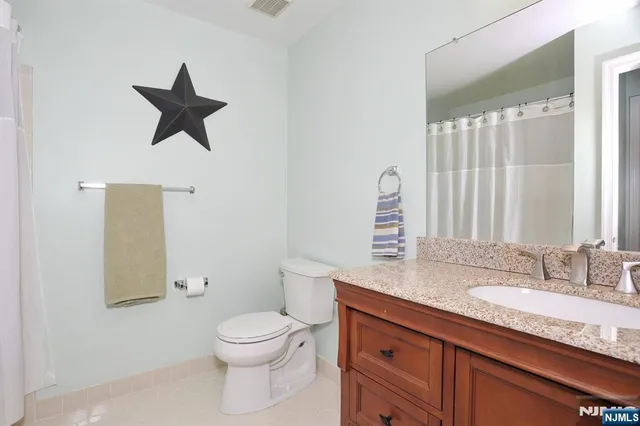 $2,999 | 1141 Hyde Park Court, Unit 1141, Mahwah, NJ 07430