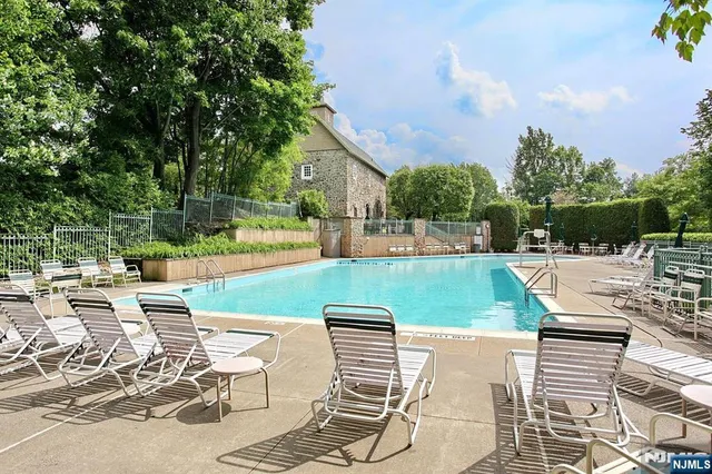 $2,999 | 1141 Hyde Park Court, Unit 1141, Mahwah, NJ 07430