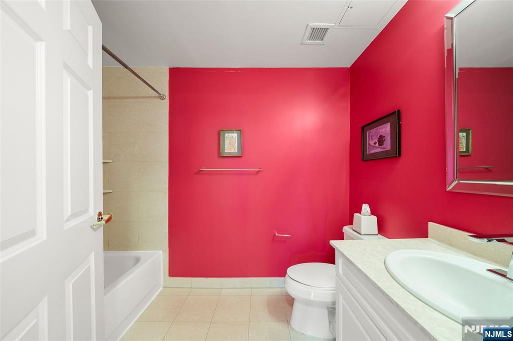 100 Old Palisade Road, Unit 1801 Fort Lee, NJ 07024 - Photo 16 of 24