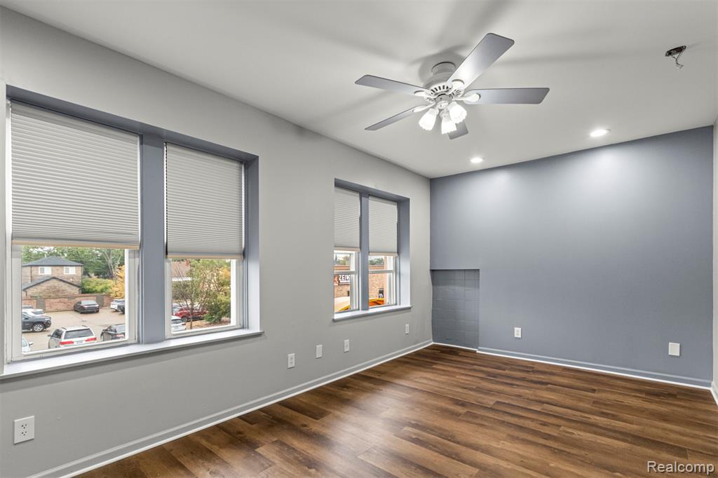 5920 Chase Road Dearborn, MI 48126 - Photo 12 of 37