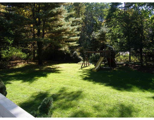 17 Winthrop Road Wayland, MA 01778 - Photo 12 of 15