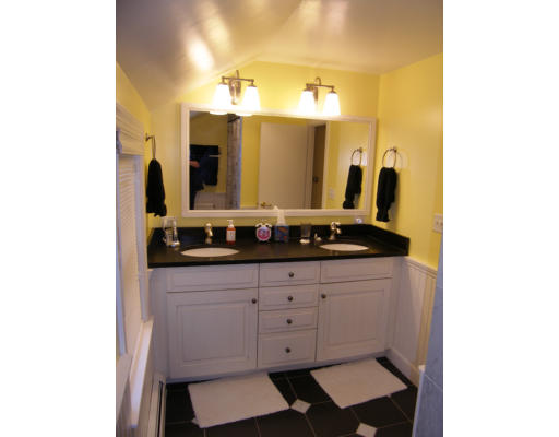 17 Winthrop Road Wayland, MA 01778 - Photo 14 of 15