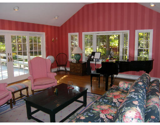 17 Winthrop Road Wayland, MA 01778 - Photo 3 of 15