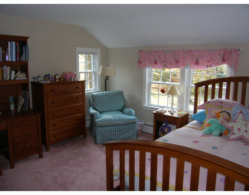17 Winthrop Road Wayland, MA 01778 - Photo 9 of 15