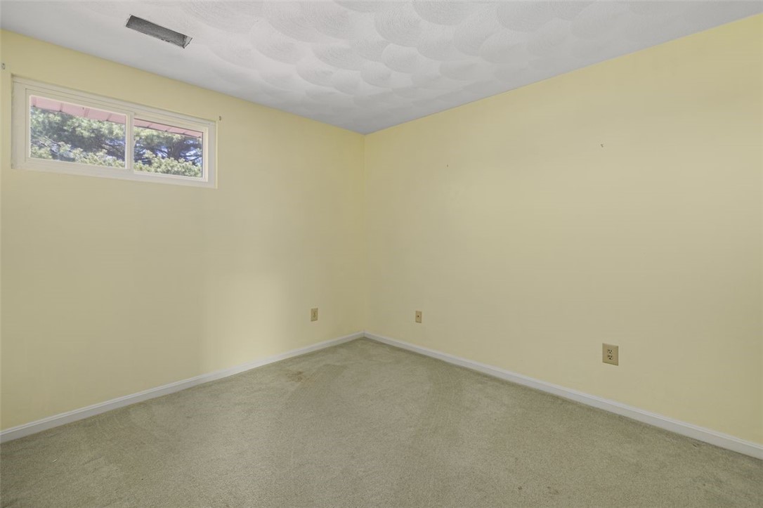 124 Edaville Court Warwick, RI 02886 - Photo 21 of 50