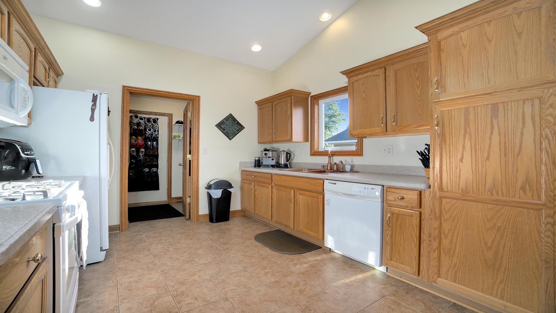 669 Lake Summerset Road Davis, IL 61019 - Photo 8 of 36 a kitchen with a refrigerator a sink and dishwasher
