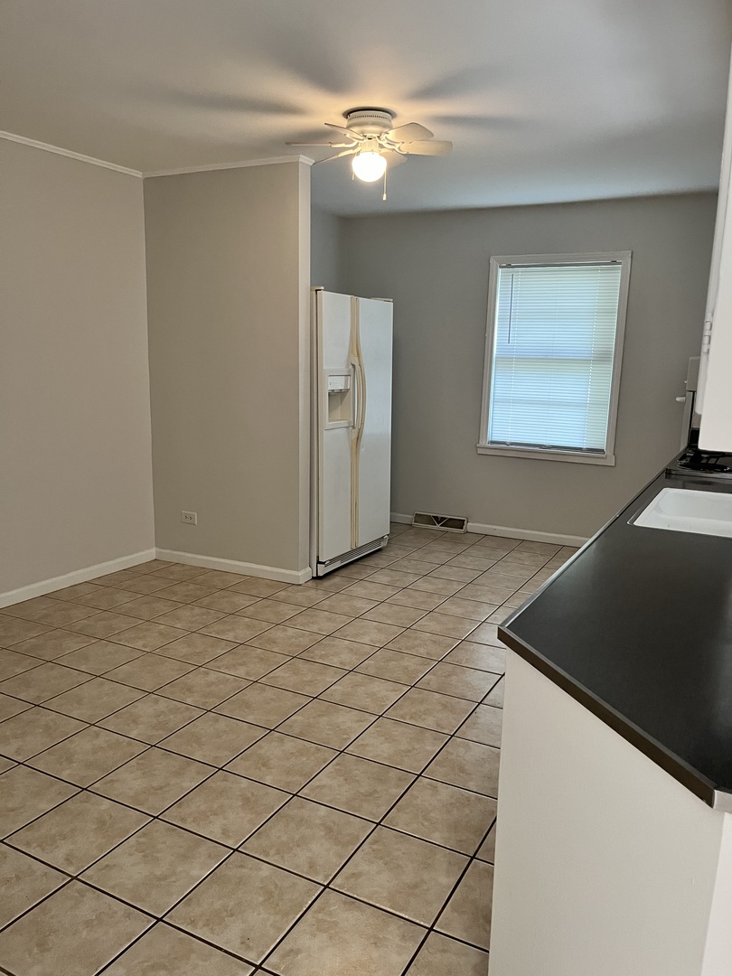 150 Woodland Road Libertyville, IL 60048 - Photo 4 of 9