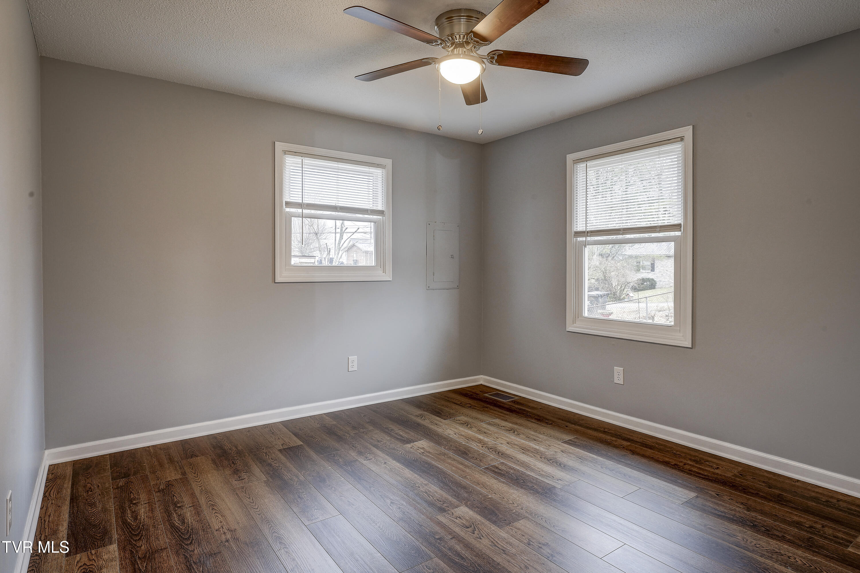 115 Oak Timbers Road Telford, TN 37690 - Photo 17 of 26 Oak-INTERIOR-15