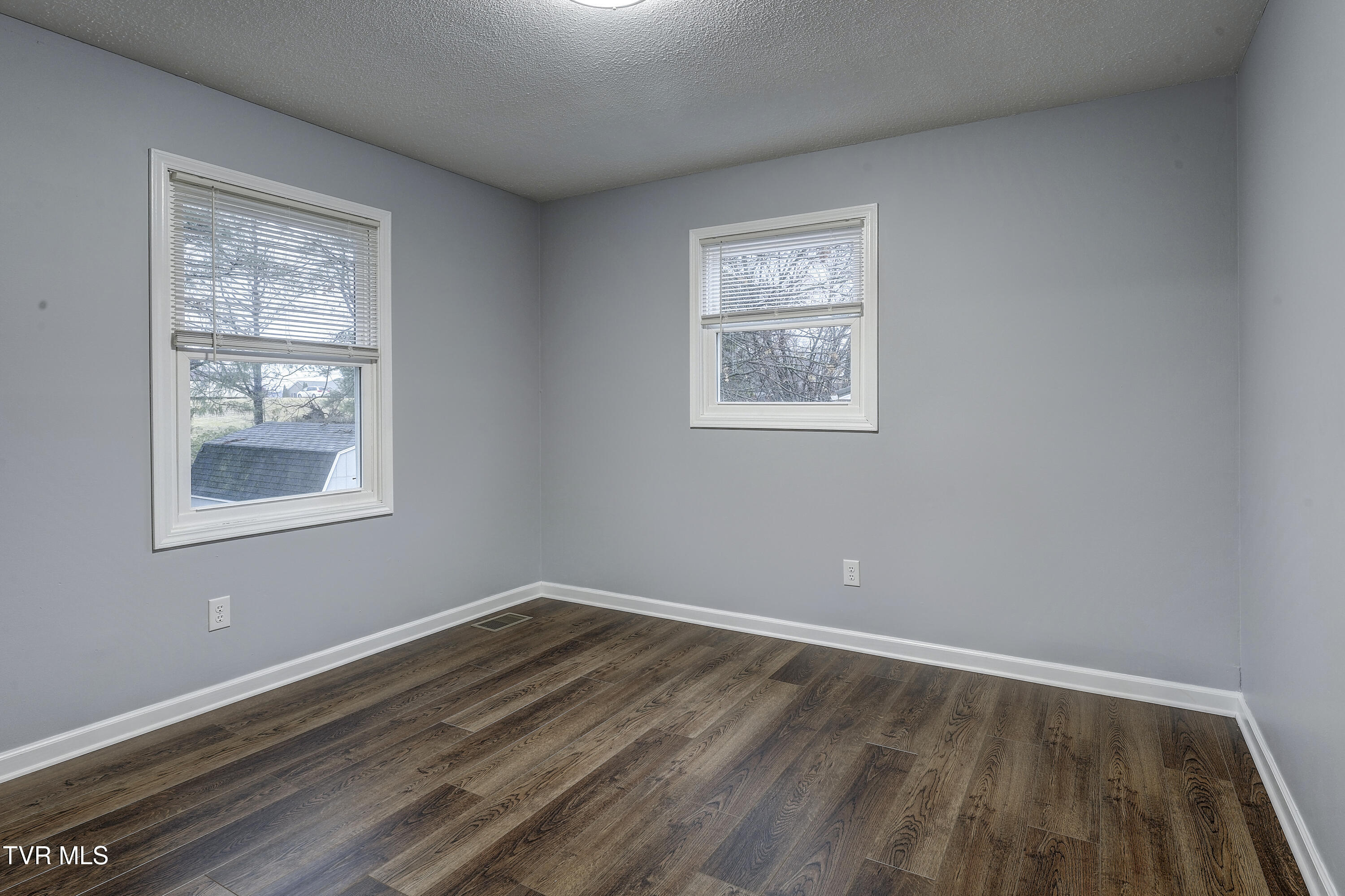 115 Oak Timbers Road Telford, TN 37690 - Photo 19 of 26 Oak-INTERIOR-17