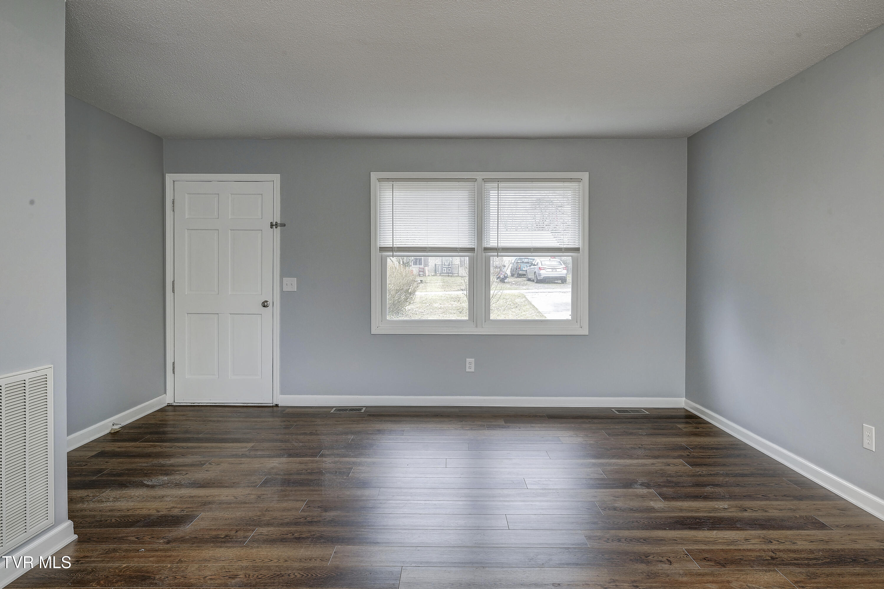 115 Oak Timbers Road Telford, TN 37690 - Photo 4 of 26 Oak-INTERIOR-2