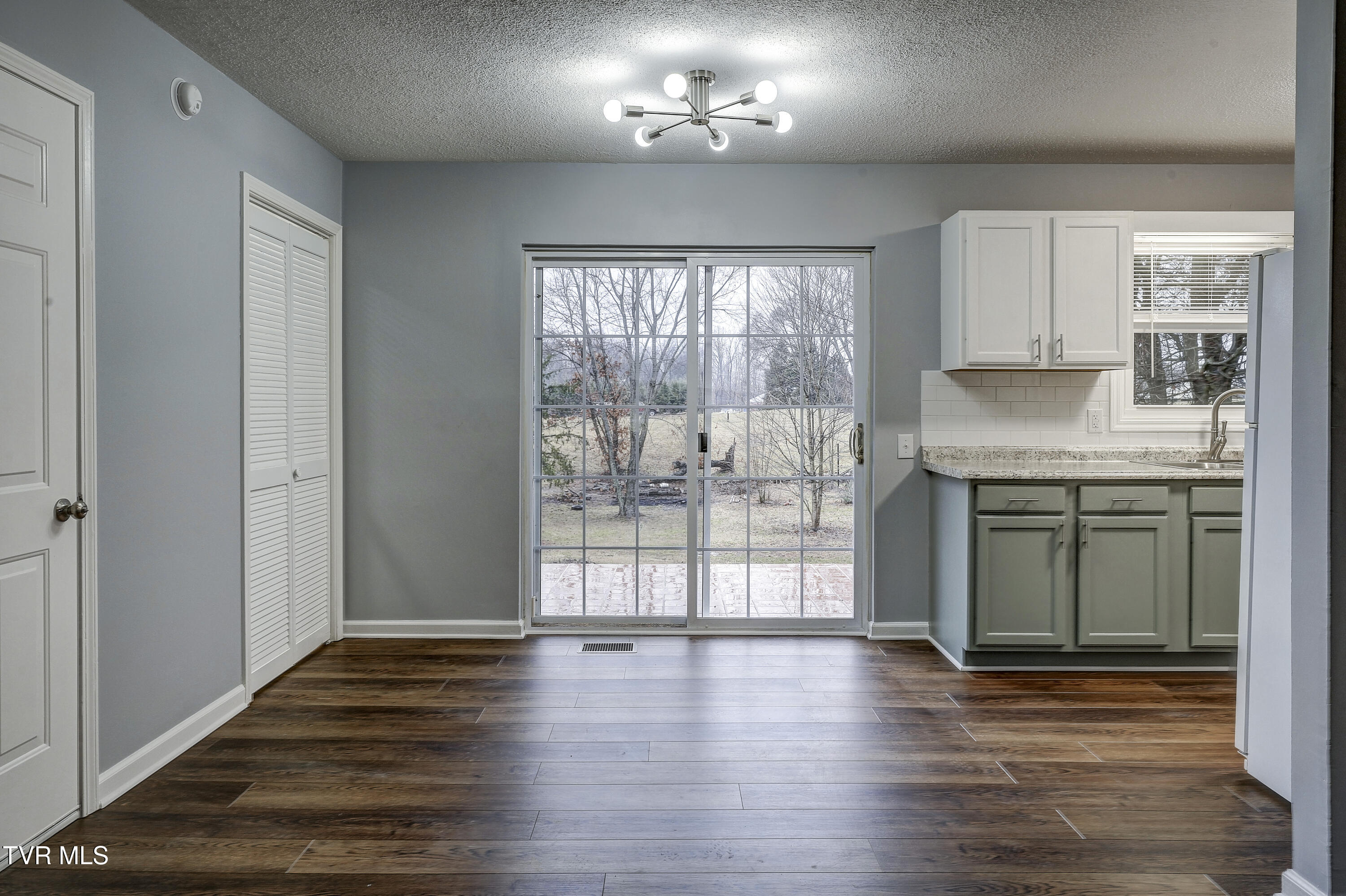 115 Oak Timbers Road Telford, TN 37690 - Photo 6 of 26 Oak-INTERIOR-4