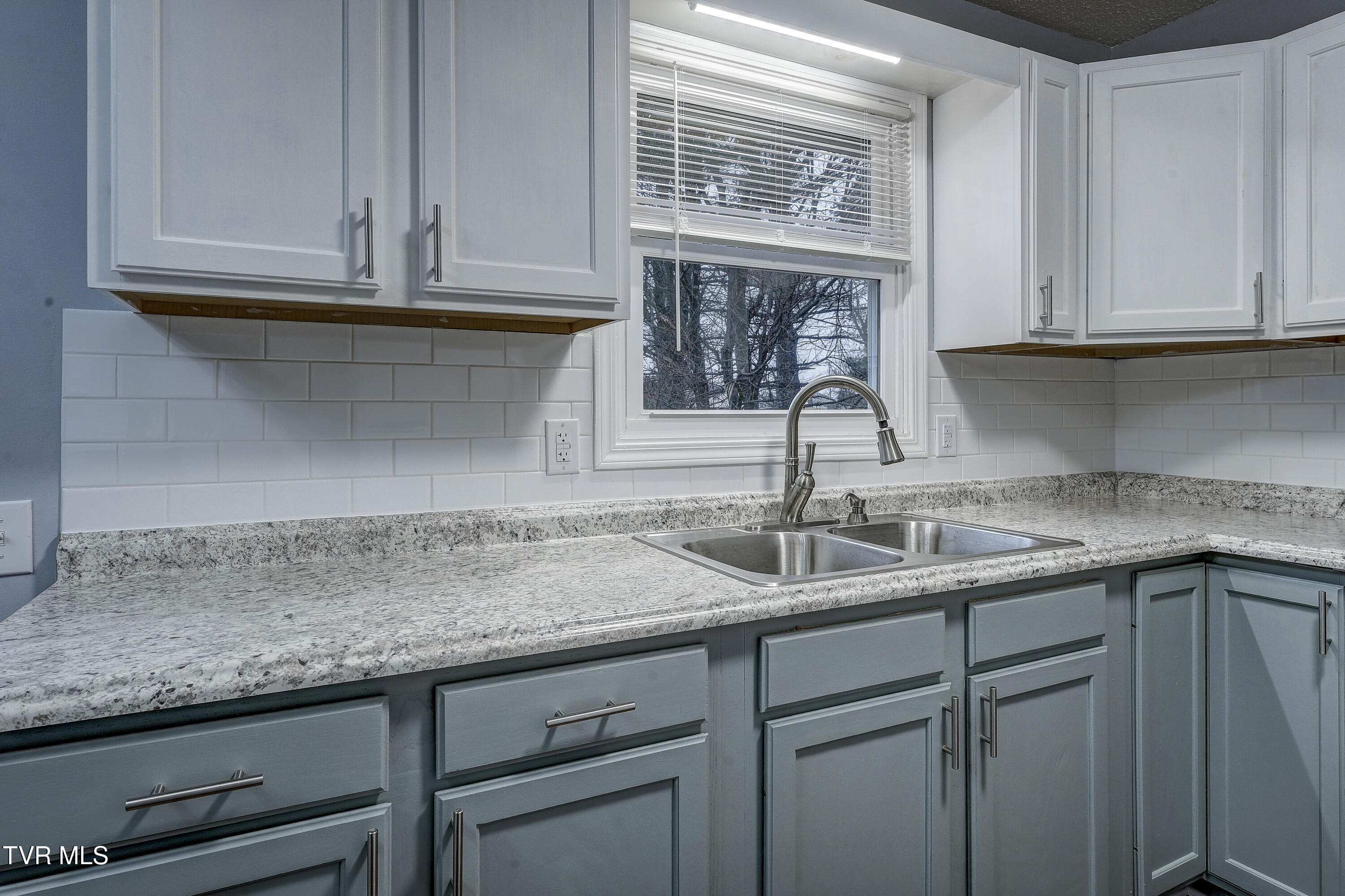 115 Oak Timbers Road Telford, TN 37690 - Photo 8 of 26 Oak-INTERIOR-6