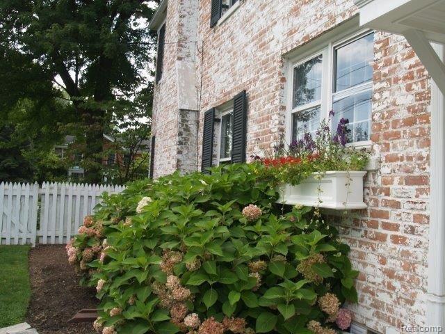 54 Moran Road Grosse Pointe, MI 48236 - Photo 33 of 37 Exterior