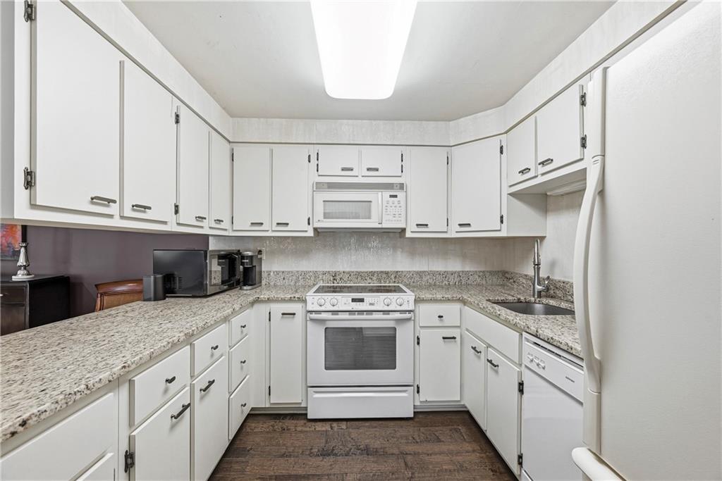 1500 Cochran Road, Unit 703 Pittsburgh, PA 15243 - Photo 12 of 29