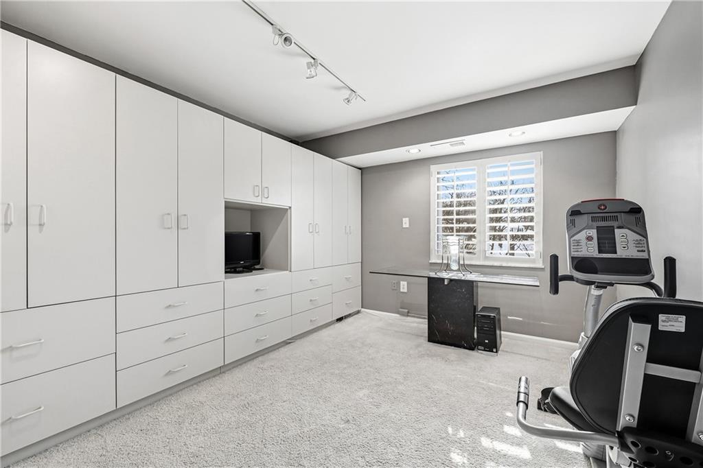 1500 Cochran Road, Unit 703 Pittsburgh, PA 15243 - Photo 17 of 29