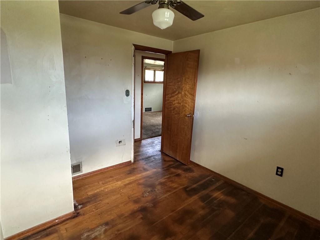 14 West Hillcrest Road Eighty Four, PA 15330 - Photo 17 of 21