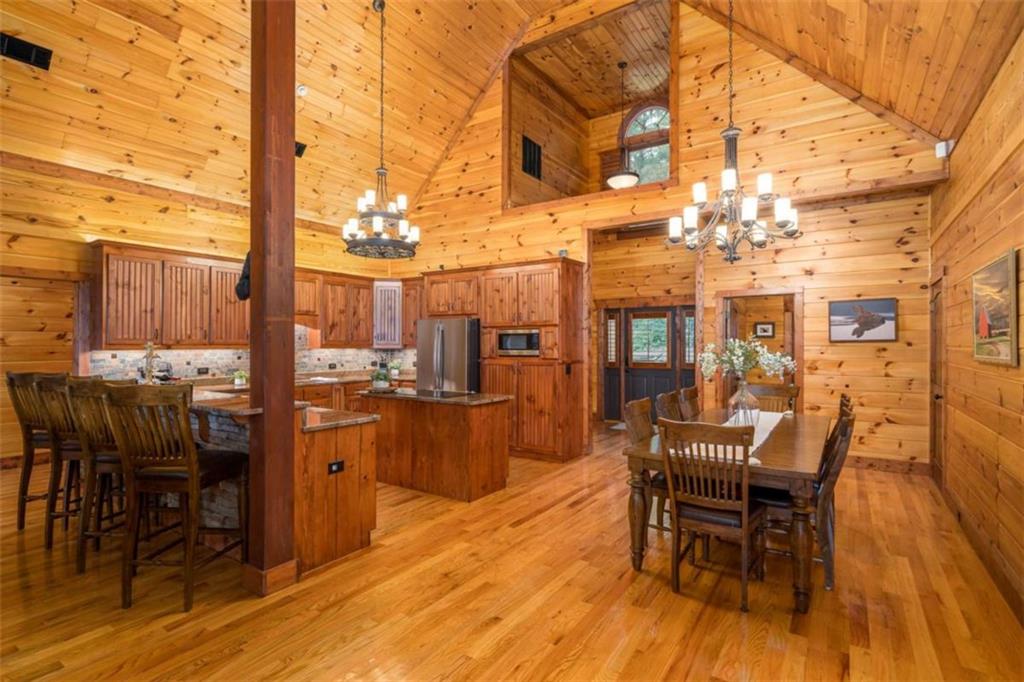31 High Cliff Road Jasper, GA 30143 - Photo 4 of 50 a view of a patio with table and chairs