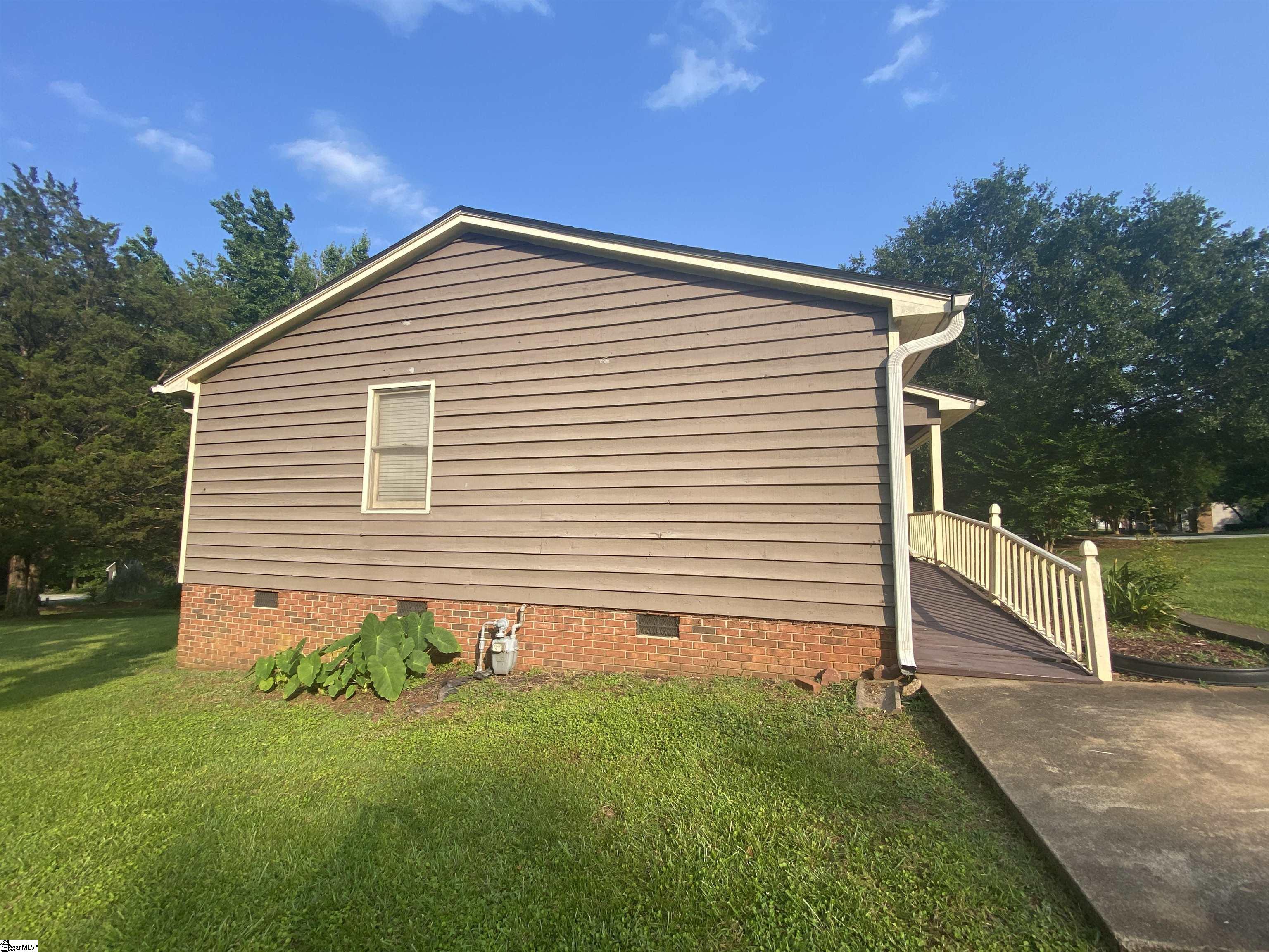 600 Holland Road Simpsonville, SC 29681 - Photo 4 of 12 Gallery Image 4