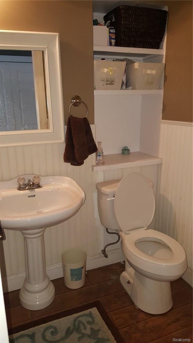 10140 Chase Lake Road Fowlerville, MI 48836 - Photo 19 of 22 Half bath