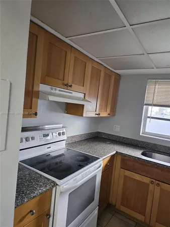 $2,250 | 7570 Southwest 82nd Street, Unit F110, Miami, FL 33143