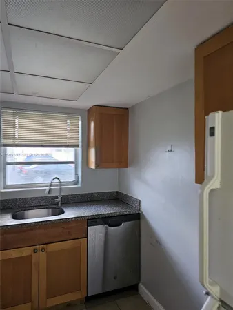 $2,250 | 7570 Southwest 82nd Street, Unit F110, Miami, FL 33143